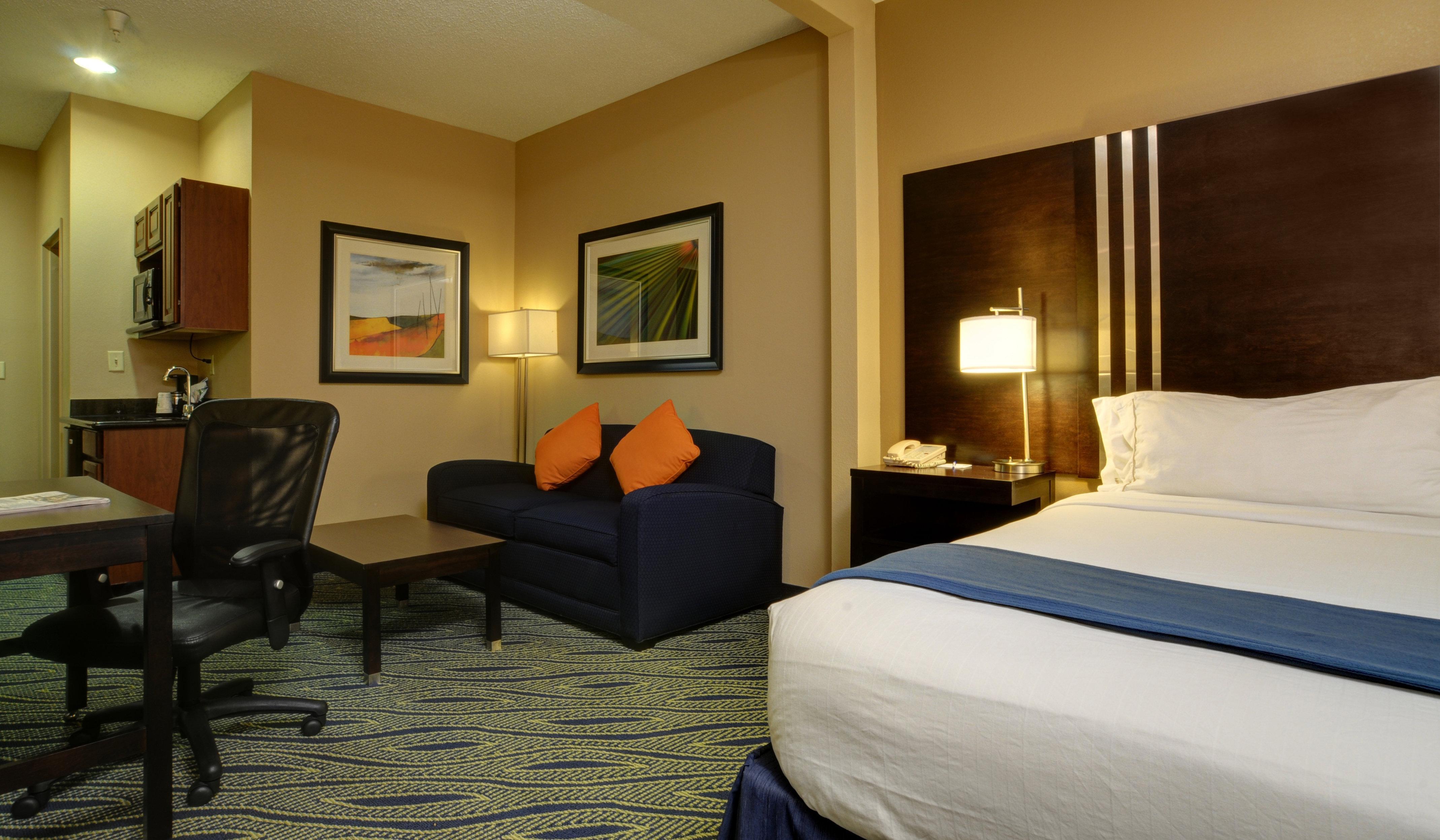 Holiday Inn Express & Suites Midwest City By Ihg Exteriör bild