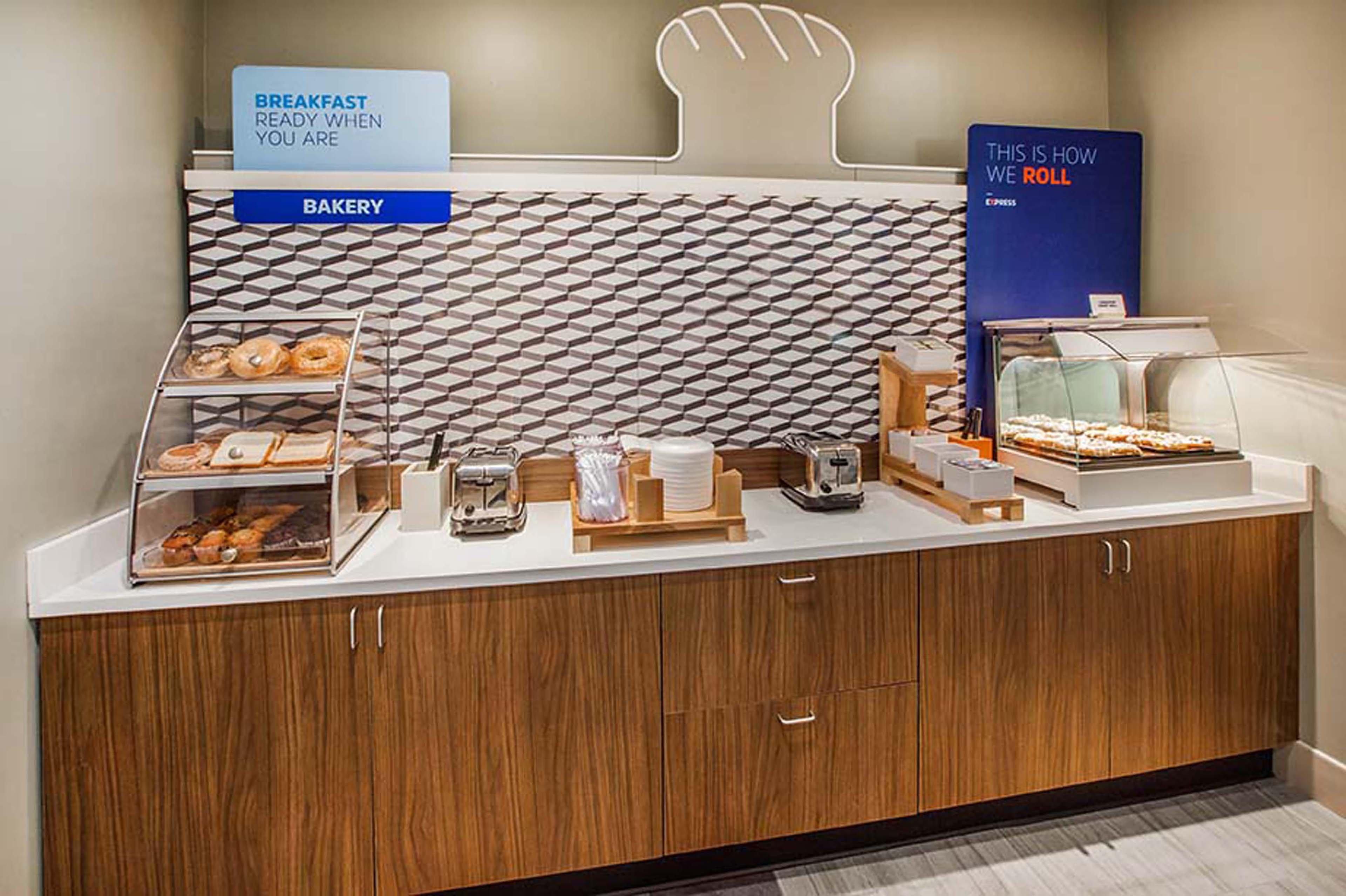 Holiday Inn Express & Suites Midwest City By Ihg Exteriör bild