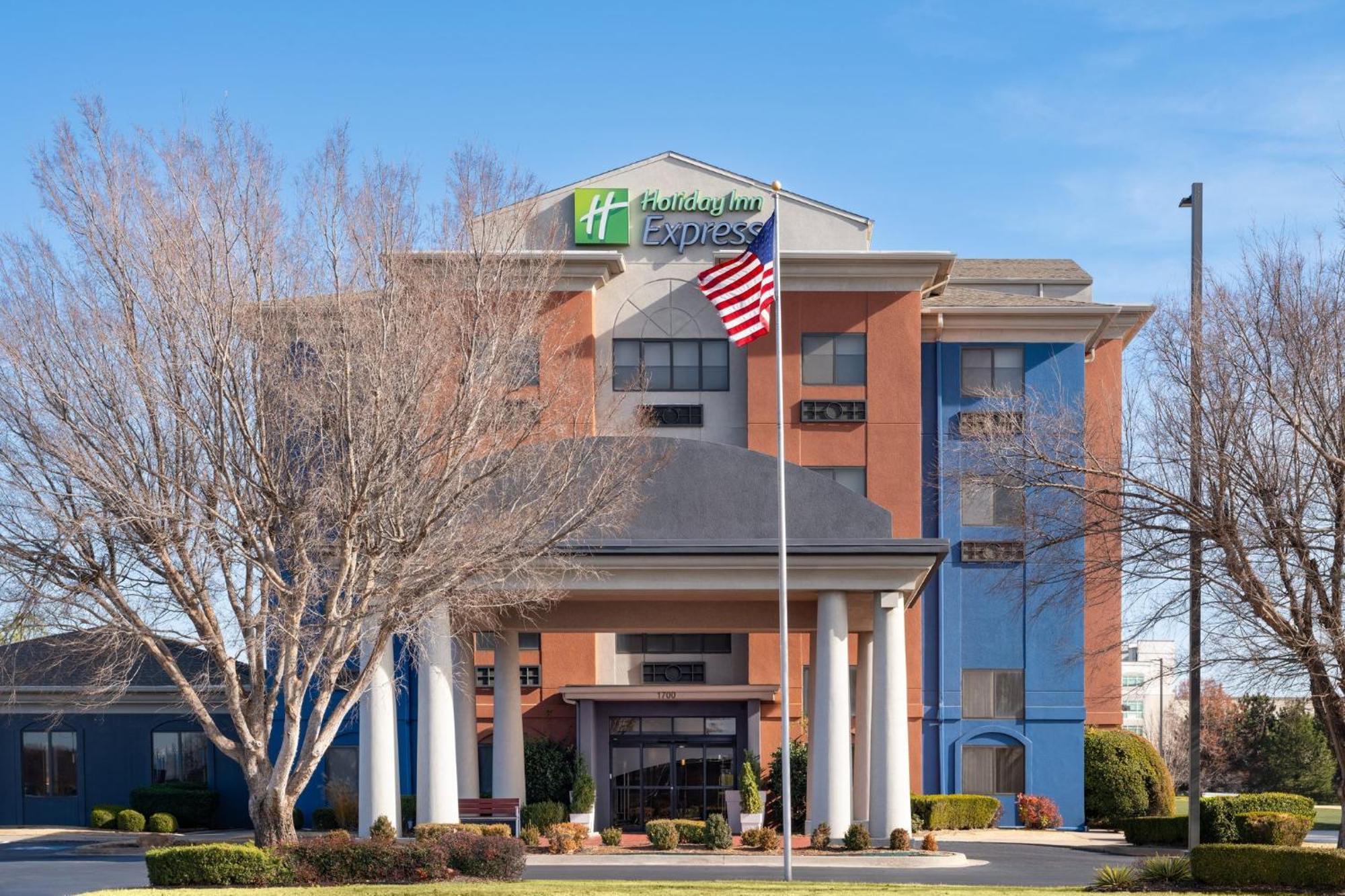 Holiday Inn Express & Suites Midwest City By Ihg Exteriör bild