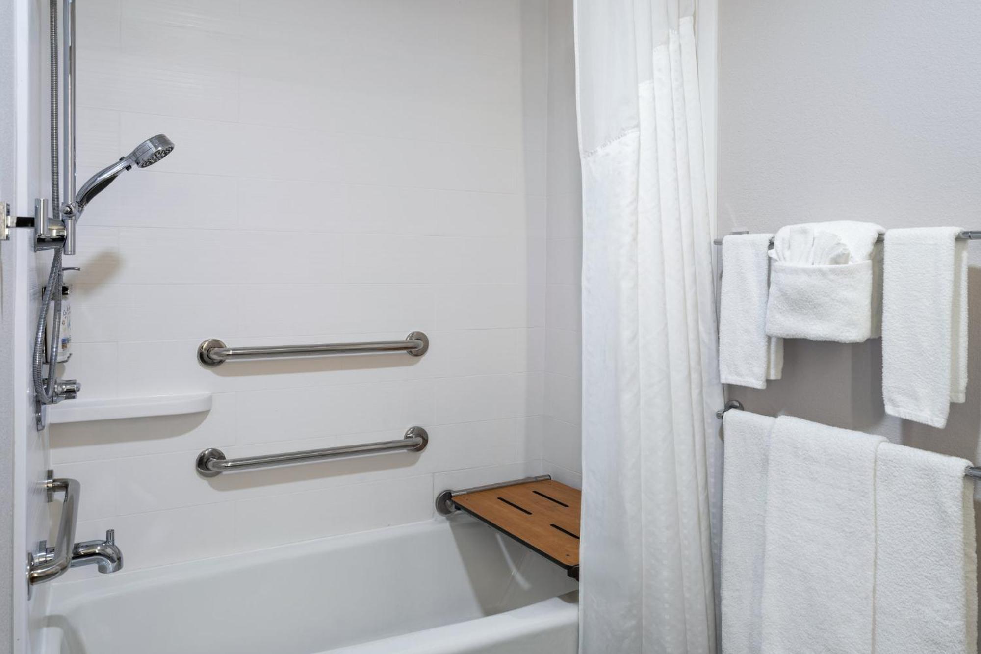 Holiday Inn Express & Suites Midwest City By Ihg Exteriör bild
