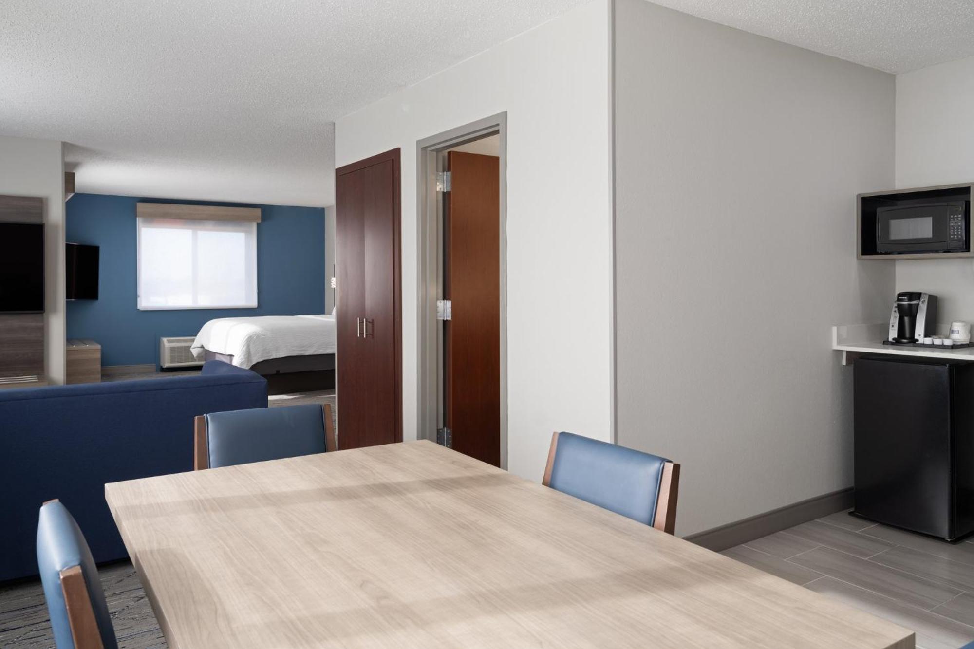 Holiday Inn Express & Suites Midwest City By Ihg Exteriör bild